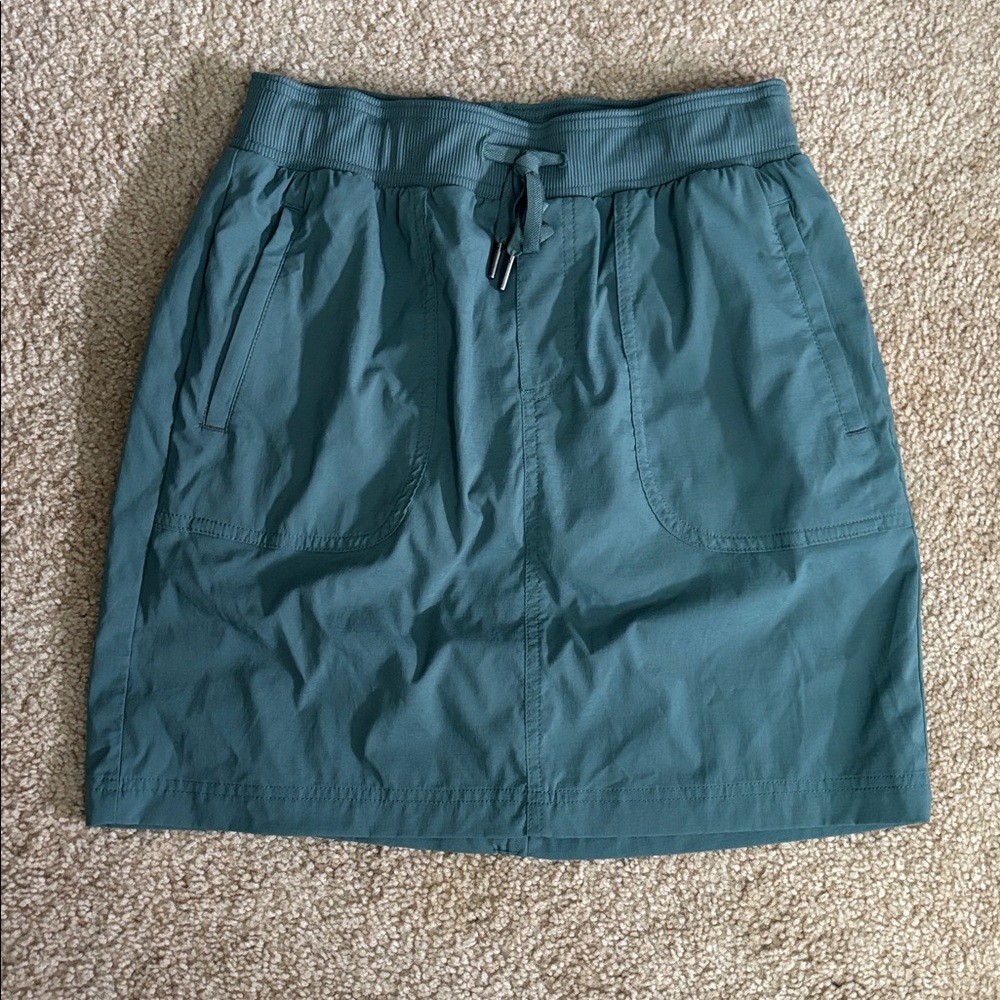 LL Bean Women's Vista Camp Skort, size XS